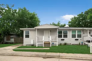 1109 W 10th St, Freeport, TX 77541 - Photo 3
