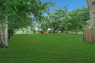1109 W 10th St, Freeport, TX 77541 - Photo 5