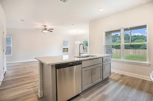 4306 W Bayou Maison Cir, Dickinson, TX 77539 - Photo 5