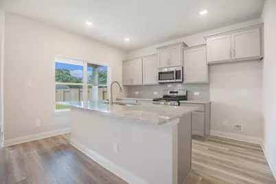 4306 W Bayou Maison Circle, Dickinson, TX 77539 - Photo 3