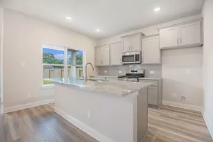 4306 W Bayou Maison Cir, Dickinson, TX 77539 - Photo 3