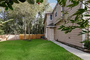 7 Peach Ridge Dr, The Woodlands, TX 77382 - Photo 3