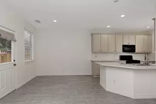 7 Peach Ridge Dr, The Woodlands, TX 77382 - Photo 7