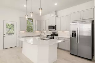 548 Red Cascade Trl, Willis, TX 77318 - Photo 3