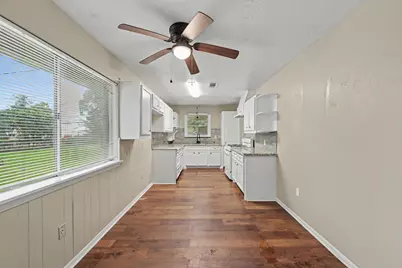 503 Northwood Drive, Conroe, TX 77303 - Photo 9