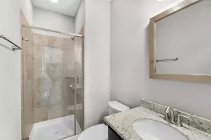 247 W 25th St, Houston, TX 77008 - Photo 33