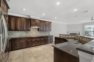 247 W 25th St, Houston, TX 77008 - Photo 9