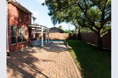 1802 Cloud Croft Drive, Friendswood, TX 77546 - Photo 5