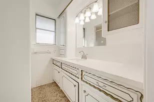 1611 Droxford Dr, Houston, TX 77008 - Photo 23