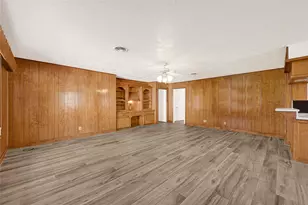 1611 Droxford Dr, Houston, TX 77008 - Photo 11