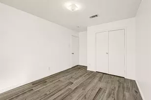 1611 Droxford Dr, Houston, TX 77008 - Photo 31