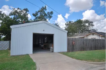 302 S Main Street, Schulenburg, TX 78956 - Photo 23