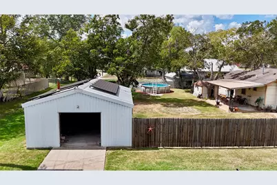 302 S Main Street, Schulenburg, TX 78956 - Photo 3