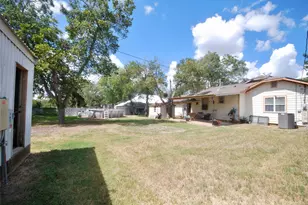 302 S Main St, Schulenburg, TX 78956 - Photo 27