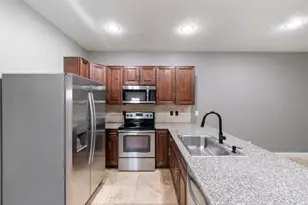 307 Covecrest Dr, Houston, TX 77336 - Photo 7