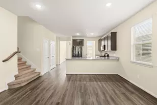 6131 Carpenters Cove Ln, Houston, TX 77049 - Photo 5