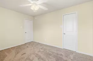 6131 Carpenters Cove Ln, Houston, TX 77049 - Photo 21