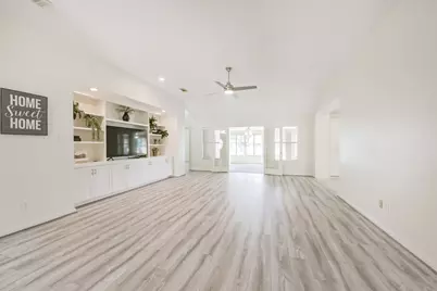 3810 E Peach Hollow Circle, Pearland, TX 77584 - Photo 5