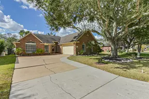 3810 E Peach Hollow Cir, Pearland, TX 77584 - Photo 1