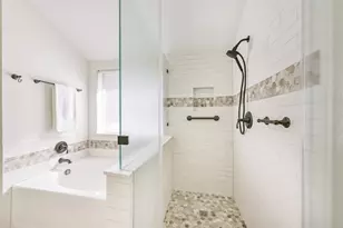 3810 E Peach Hollow Cir, Pearland, TX 77584 - Photo 25