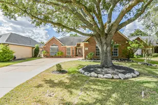 3810 E Peach Hollow Cir, Pearland, TX 77584 - Photo 1