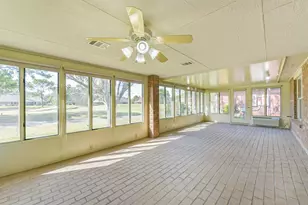 3810 E Peach Hollow Cir, Pearland, TX 77584 - Photo 15