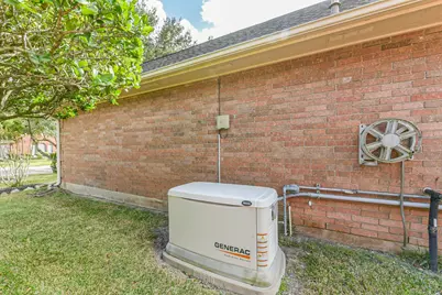 3810 E Peach Hollow Circle, Pearland, TX 77584 - Photo 33