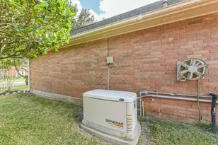 3810 E Peach Hollow Cir, Pearland, TX 77584 - Photo 33