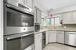 15715 Brookvilla Dr, Houston, TX 77059 - Photo 9