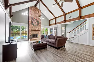 15715 Brookvilla Dr, Houston, TX 77059 - Photo 9