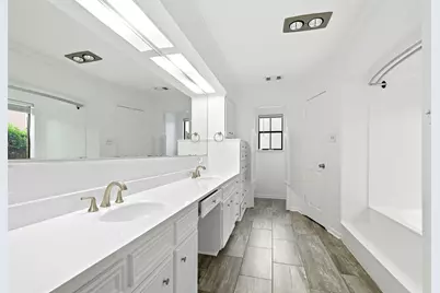 15715 Brookvilla Drive, Houston, TX 77059 - Photo 17