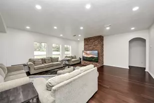 915 Hinsdale, Magnolia, TX 77354 - Photo 11