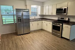 935 Creager St, Houston, TX 77034 - Photo 9