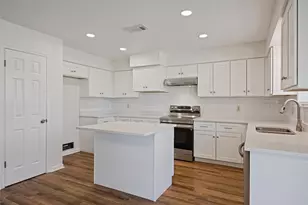 9915 Bayou Woods Dr, Baytown, TX 77521 - Photo 15