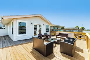 4421 Pelican Rd, Jamaica Beach, TX 77554 - Photo 3