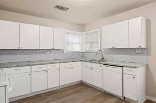 630 Orange St, La Marque, TX 77568 - Photo 9