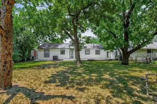 7023 Crestmont St, Houston, TX 77033 - Photo 25