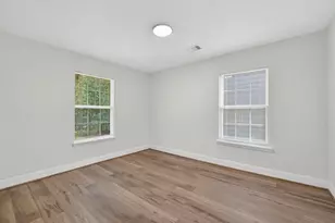 7023 Crestmont St, Houston, TX 77033 - Photo 21
