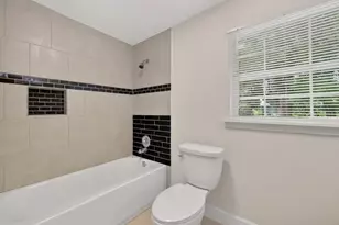 7023 Crestmont St, Houston, TX 77033 - Photo 17