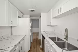 9009 Richmond, Houston, TX 77063 - Photo 13