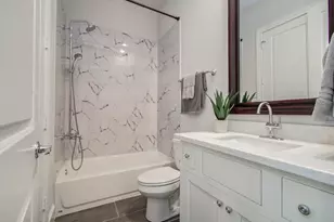 6113 Nicholas Grv Pl, Houston, TX 77055 - Photo 9