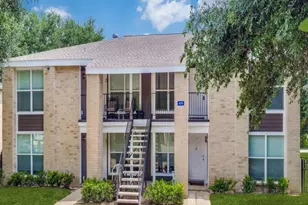 1013 Gunnison St, Sealy, TX 77474 - Photo 1