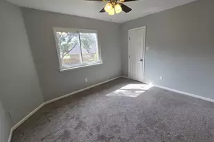 129 Corral Ct, Angleton, TX 77515 - Photo 17