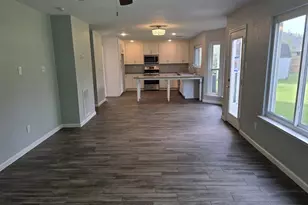 129 Corral Ct, Angleton, TX 77515 - Photo 3