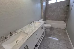 129 Corral Ct, Angleton, TX 77515 - Photo 21