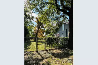 702 Caplin Street, Houston, TX 77022 - Photo 17