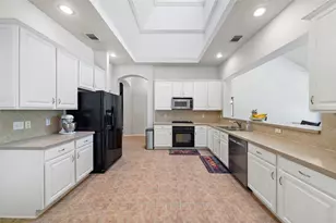 158 N Whistlers Bend Cir, The Woodlands, TX 77384 - Photo 9