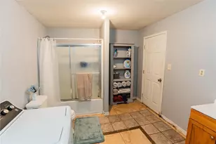 417 Hardy St, Clute, TX 77531 - Photo 13