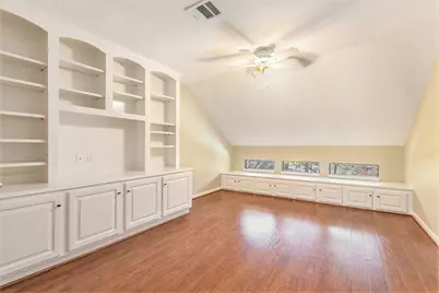 15 Larks Aire Place, The Woodlands, TX 77381 - Photo 13