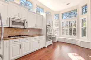 15 Larks Aire Pl, The Woodlands, TX 77381 - Photo 3